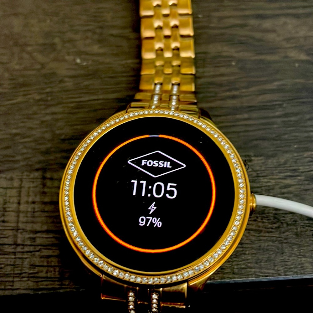 Fossil smart watch. Rarely worn. 42mm Gen 5E. Rose gold with heart monitor